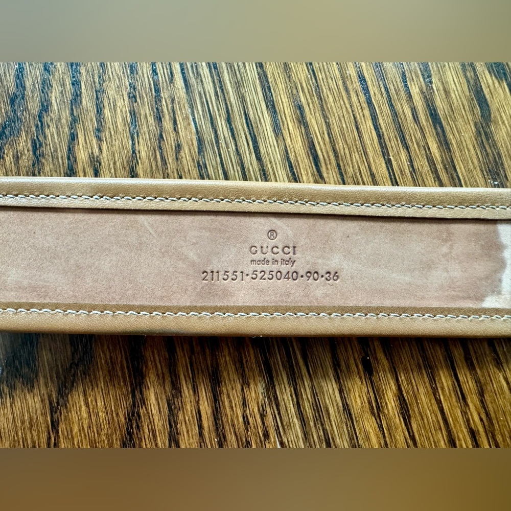 Gucci Beige and Gold Heart Buckle Belt - Picture 5 of 5